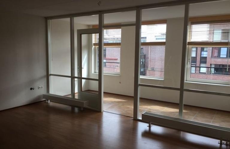 2-bedroom apartment with parking in city centre - Image 4
