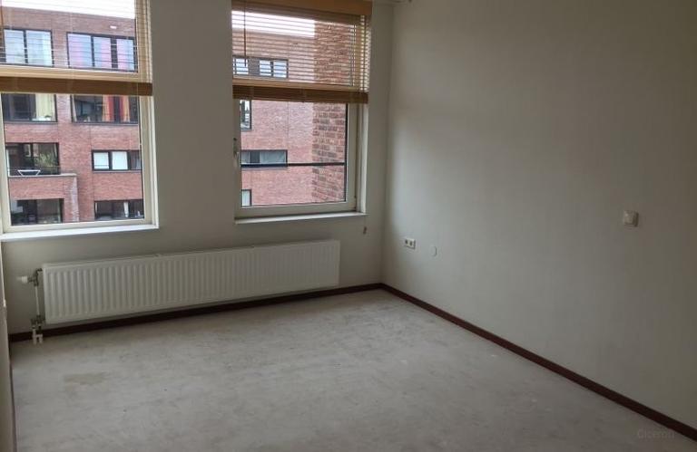 2-bedroom apartment with parking in city centre - Image 7