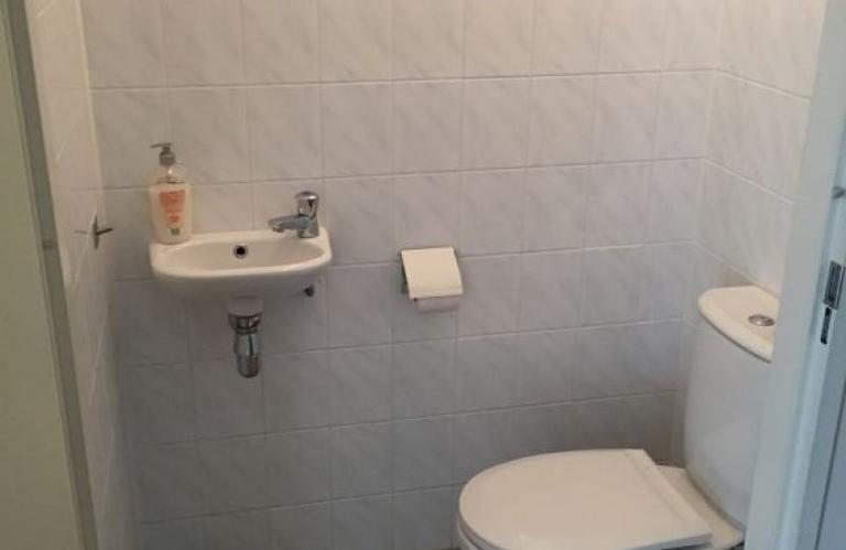 2-bedroom apartment with parking in city centre - Image 10