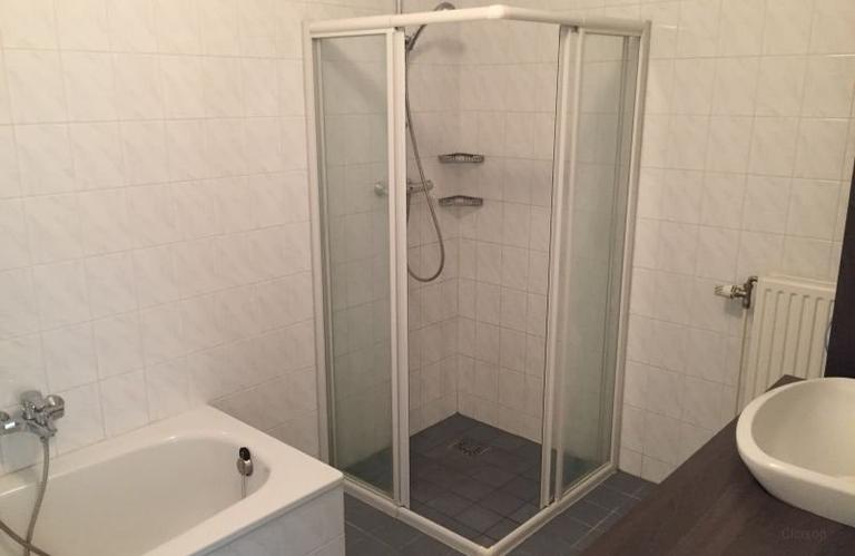 2-bedroom apartment with parking in city centre - Image 12