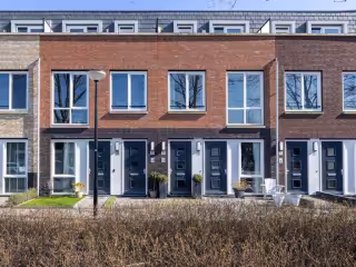 Furnished maisonette with west-facing terrace