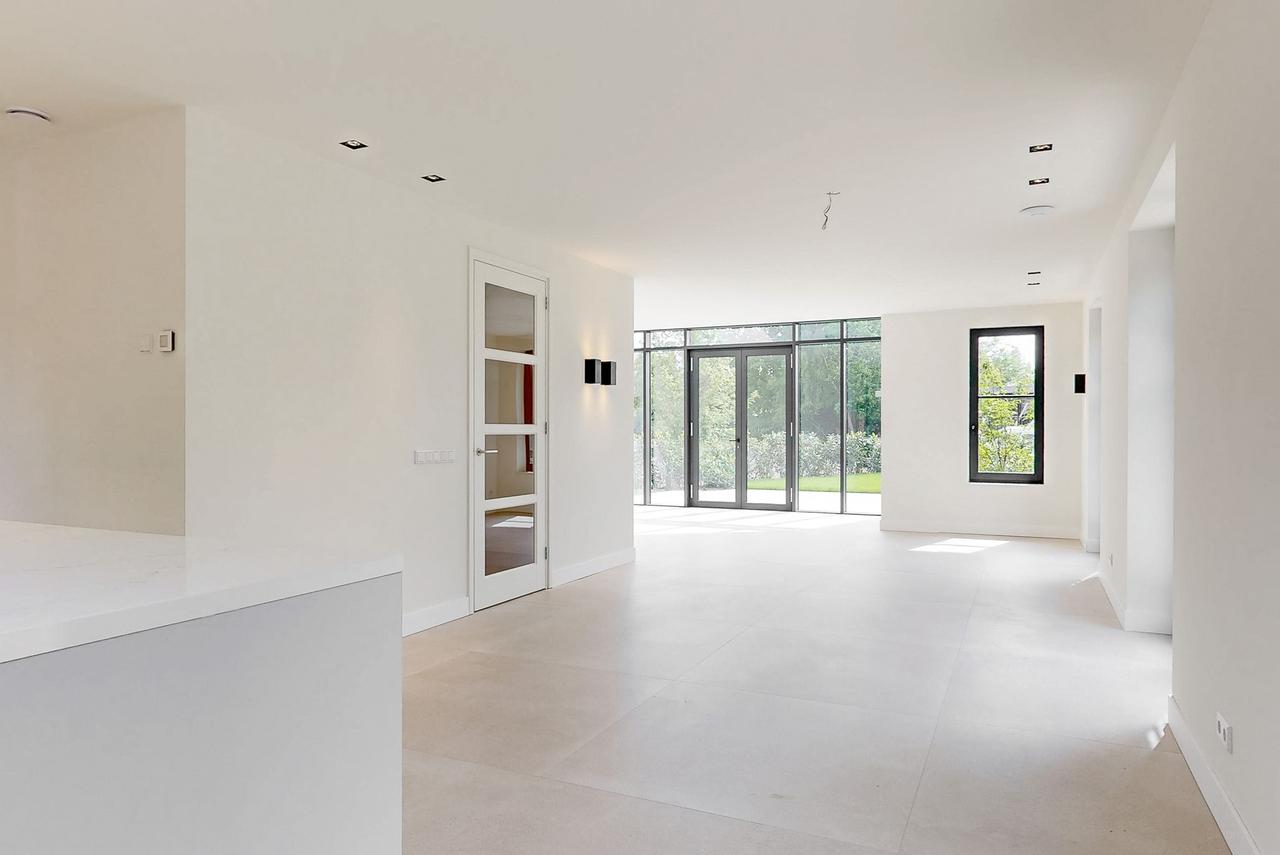 Detached 200 m² villa by the water - Image 13