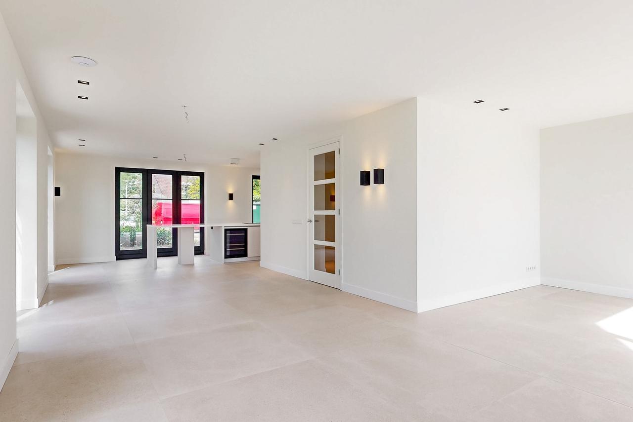 Detached 200 m² villa by the water - Image 14