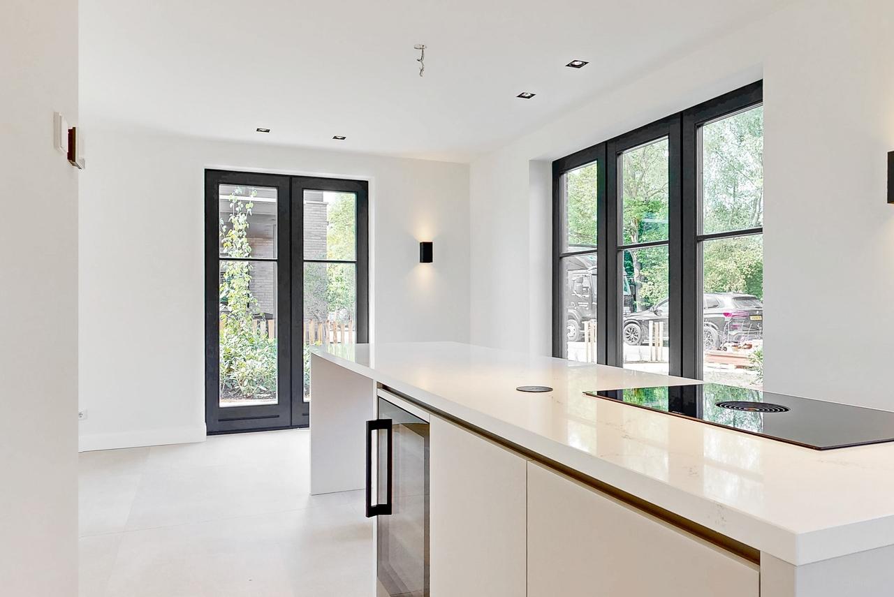Detached 200 m² villa by the water - Image 20