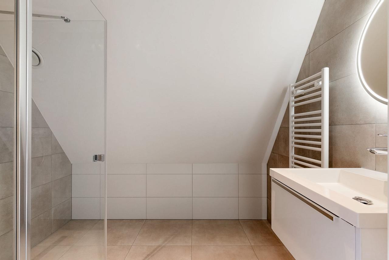 Detached 200 m² villa by the water - Image 42