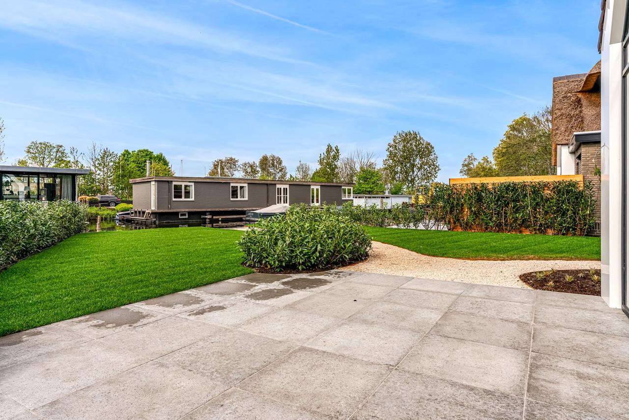 Detached 200 m² villa by the water - Image 46