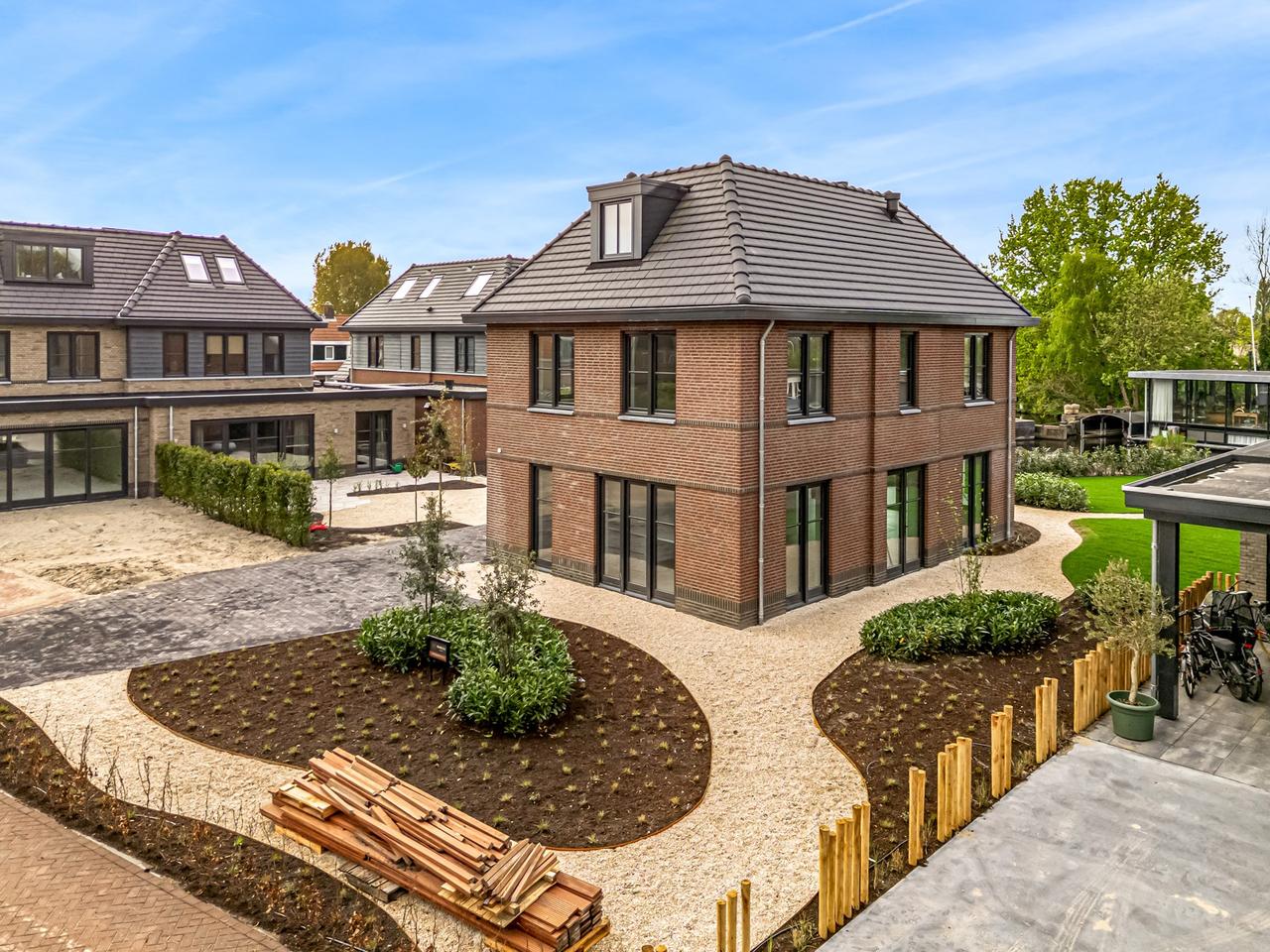 Detached 200 m² villa by the water - Image 52