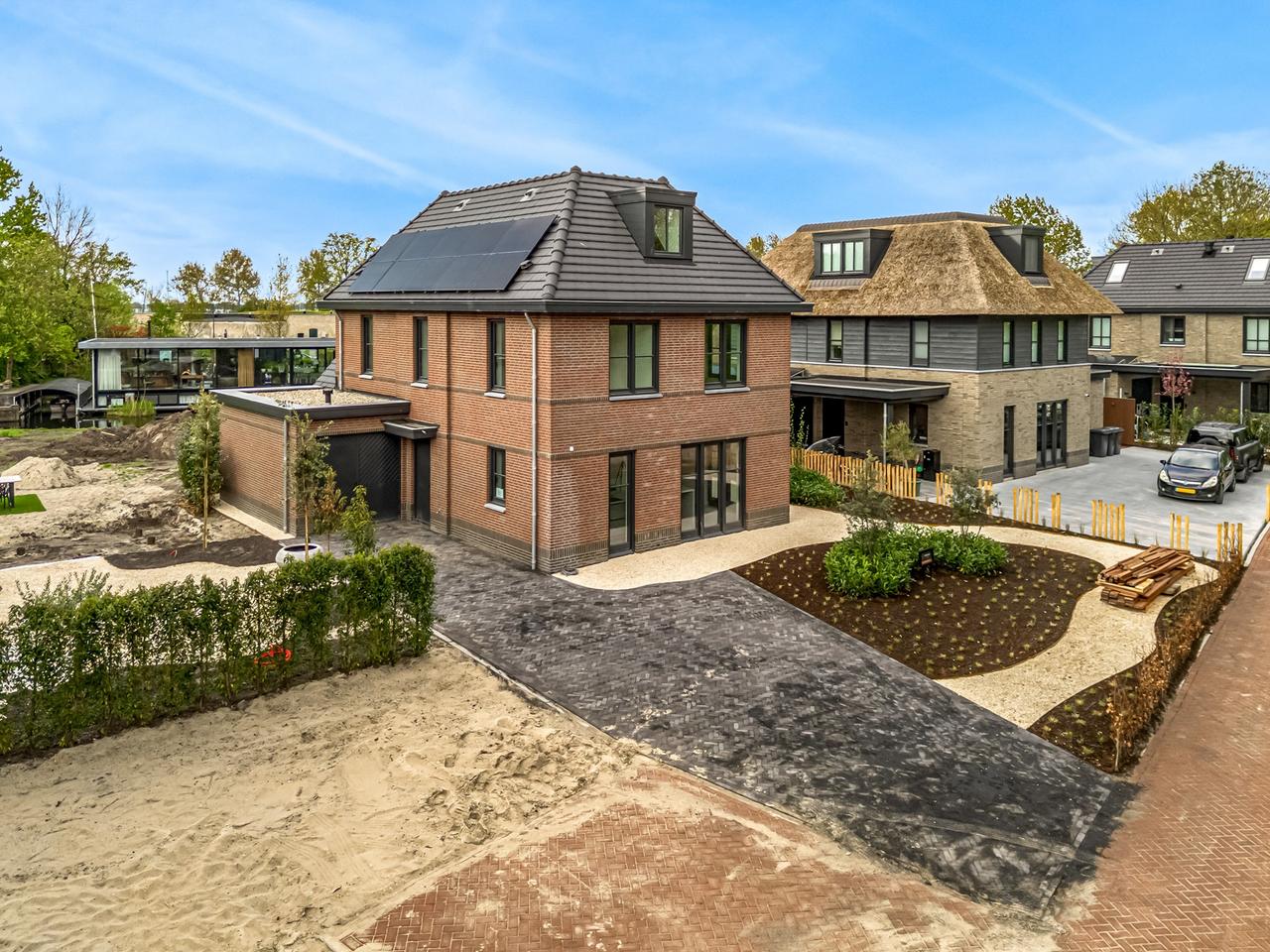 Detached 200 m² villa by the water - Image 53