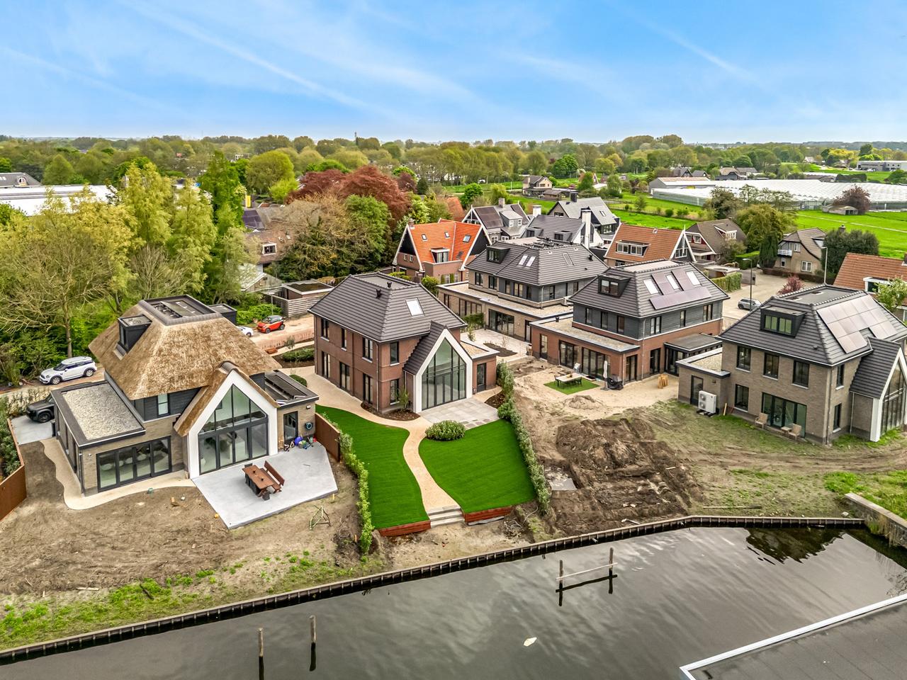 Detached 200 m² villa by the water - Image 55