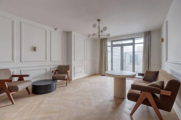 Furnished 2-Room Apartment on the Spui - Image 3