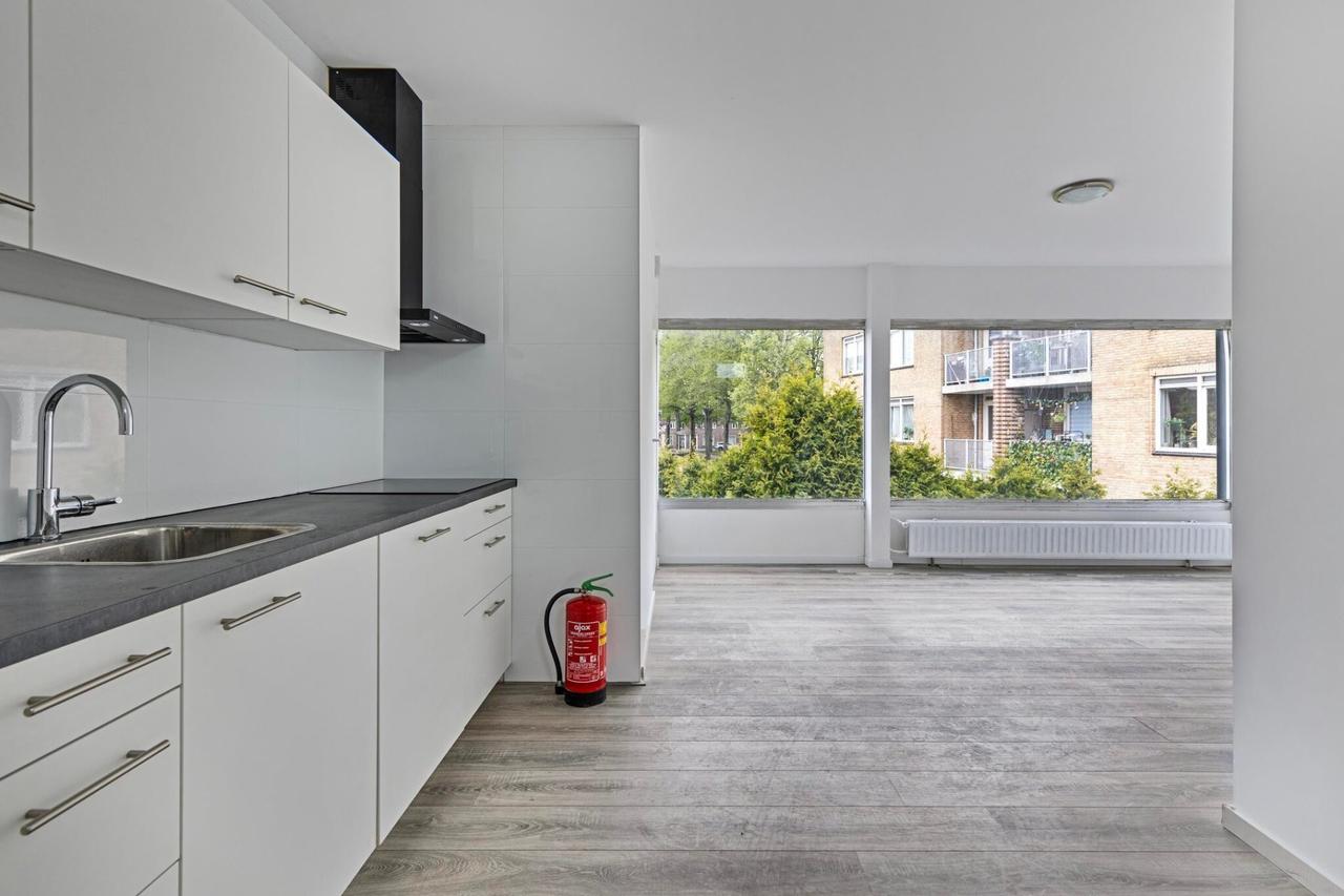 Bright 3-Room Apartment in Het Fort - Image 9