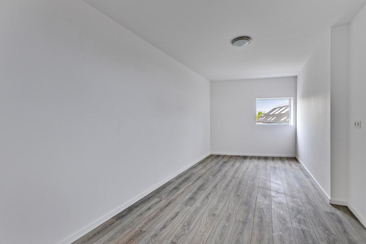 Bright 3-Room Apartment in Het Fort - Image 13