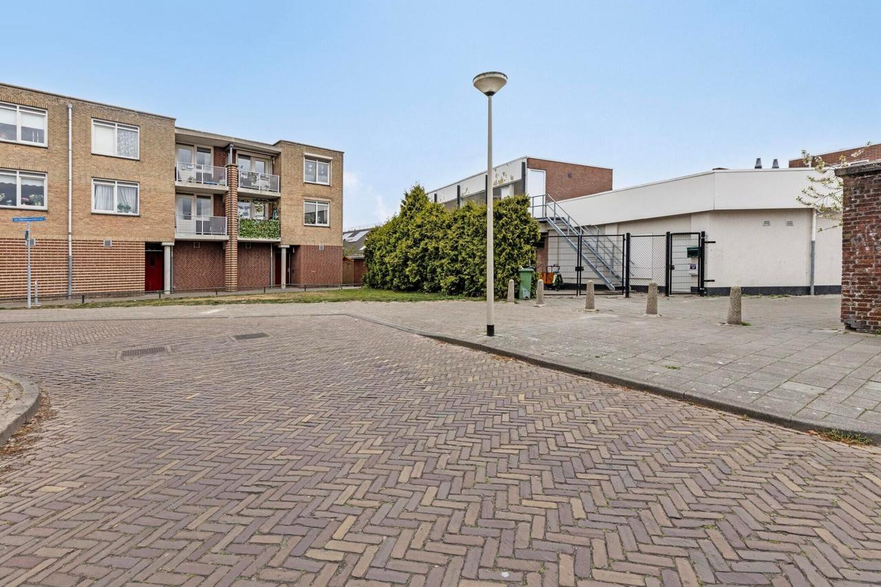 Bright 3-Room Apartment in Het Fort - Image 17