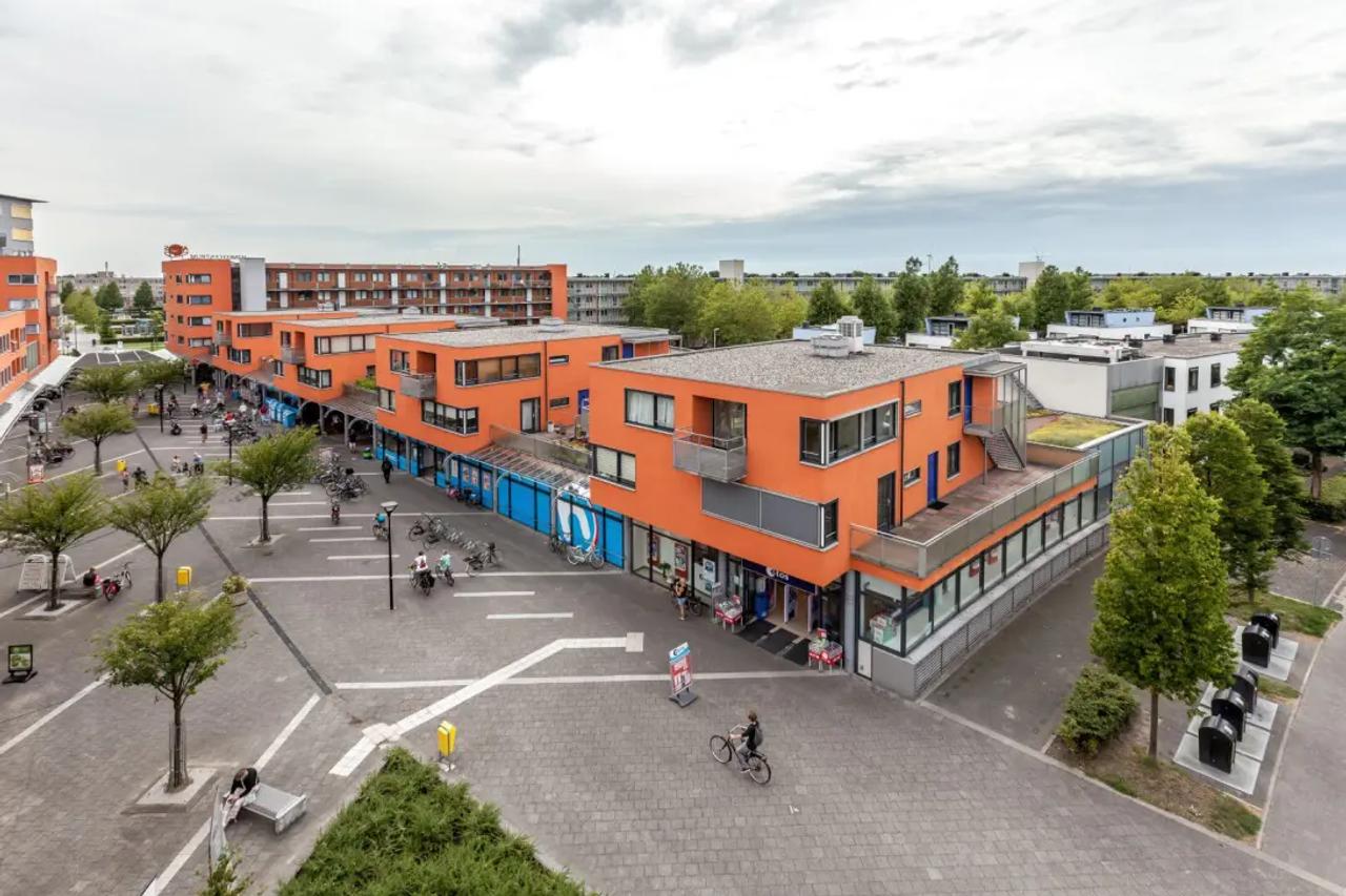 74 m² appartement boven winkelcentrum - Afbeelding 2