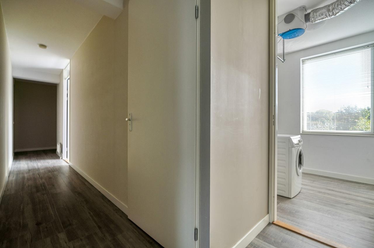 84 m² apartment with balcony and parking - Image 15