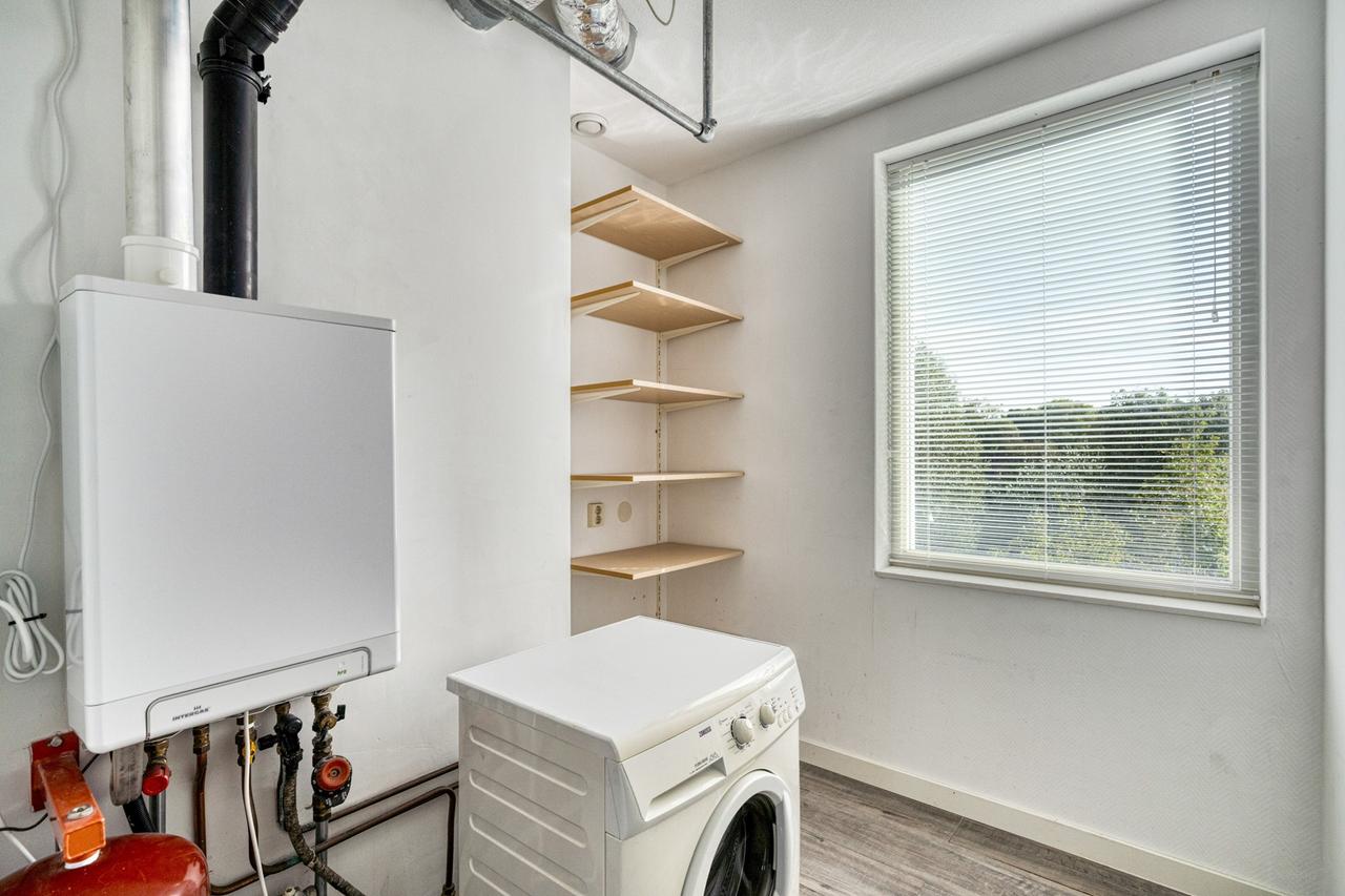 84 m² apartment with balcony and parking - Image 16