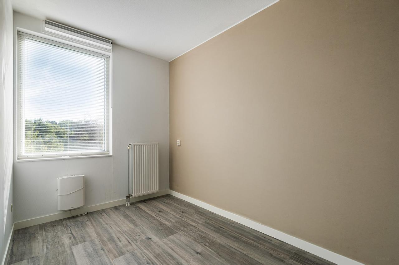 84 m² apartment with balcony and parking - Image 18