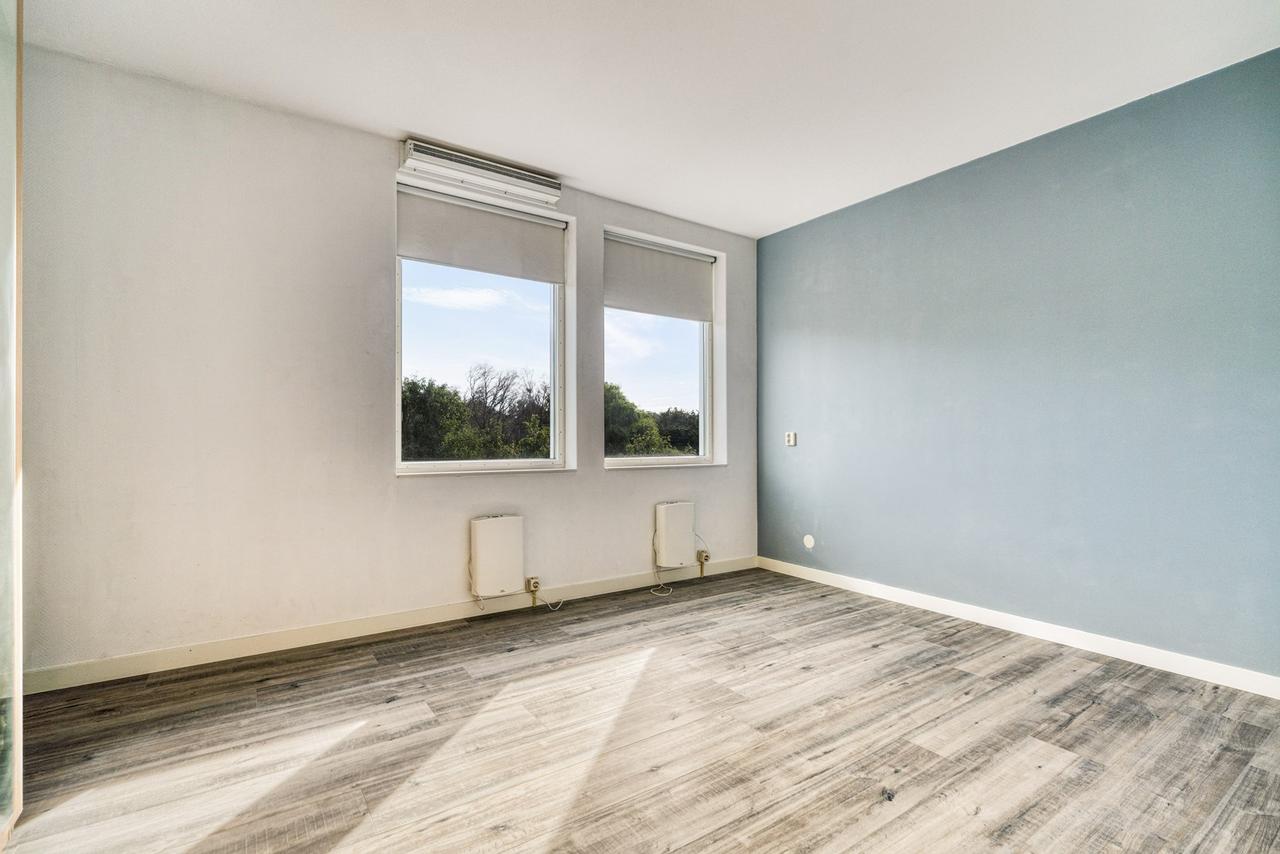 84 m² apartment with balcony and parking - Image 21