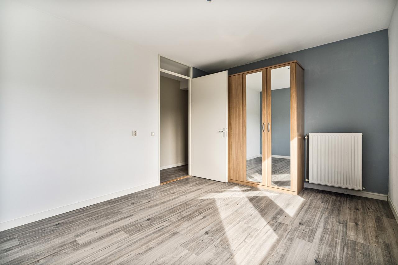 84 m² apartment with balcony and parking - Image 22