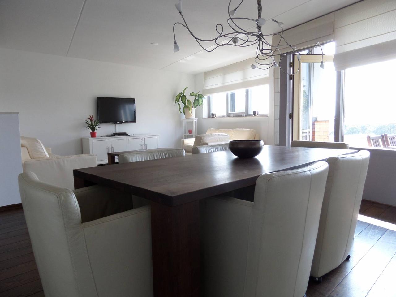 95 m² apartment overlooking a park - Image 9