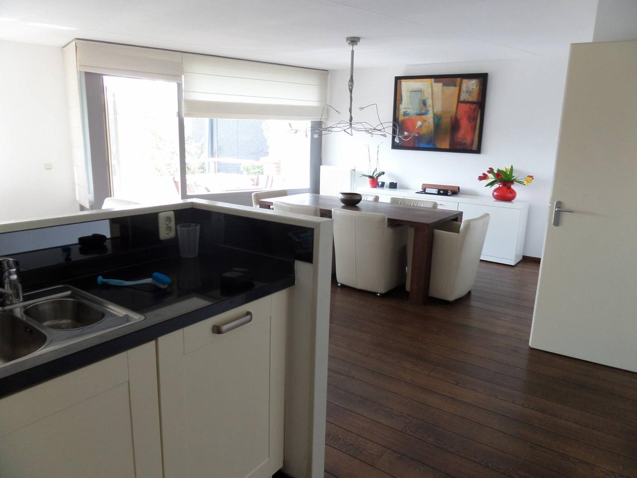 95 m² apartment overlooking a park - Image 10