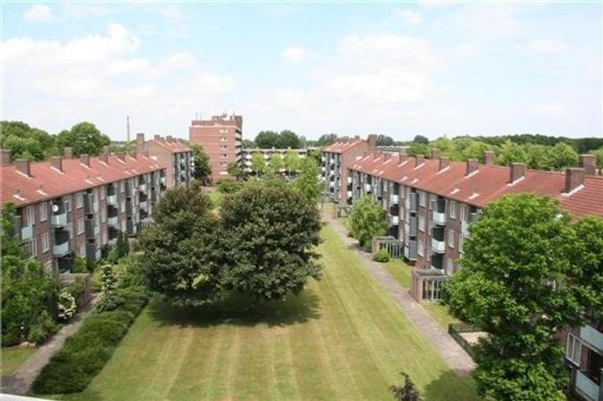 95 m² apartment overlooking a park - Image 19
