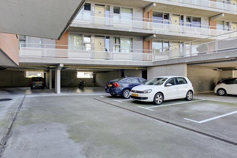 95 m² apartment overlooking a park - Image 21