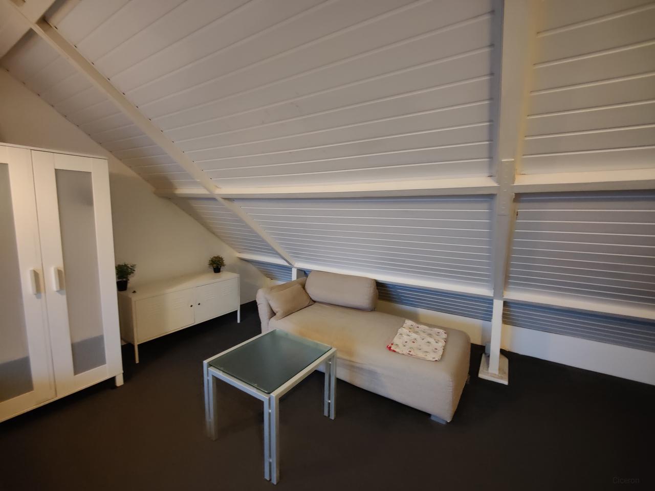 Room with private bathroom in Doornakkers-Oost - Image 3