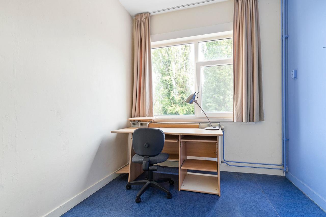 7 m² Student Room with Balcony - Image 5
