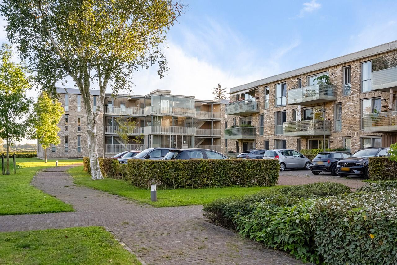 Apartment with Terrace and Energy Rating A - Image 2