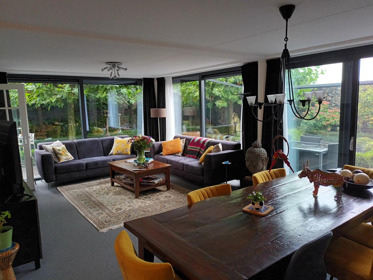Woning met koivijver in Tilburg Reeshof - Afbeelding 1