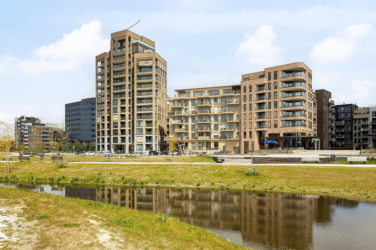 76 m² appartement met balkon in Diemen - Afbeelding 1
