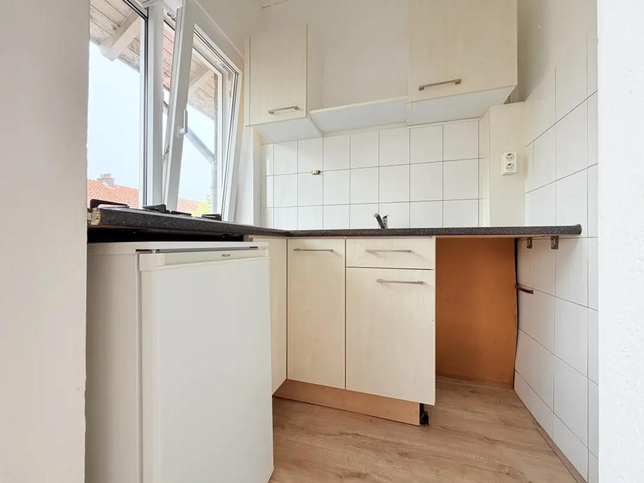 4-kamer appartement met balkon in Carnisse - Afbeelding 2