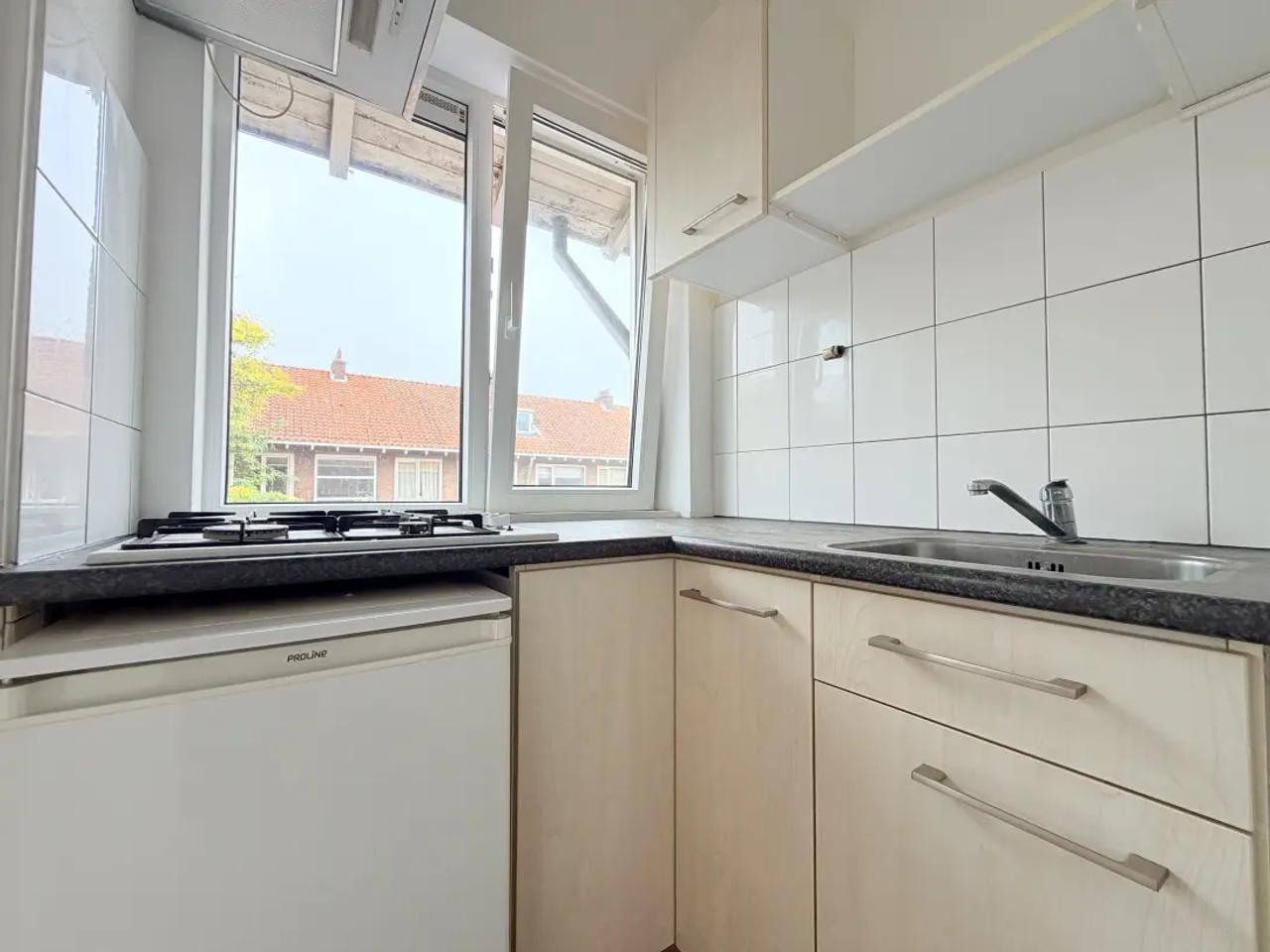 4-kamer appartement met balkon in Carnisse - Afbeelding 3