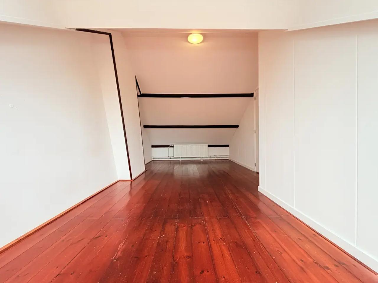 4-kamer appartement met balkon in Carnisse - Afbeelding 12