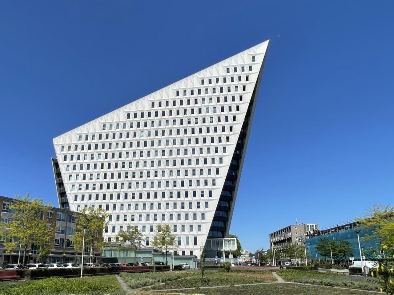 107 m² Apartment with Balcony in The Hague - Image 2