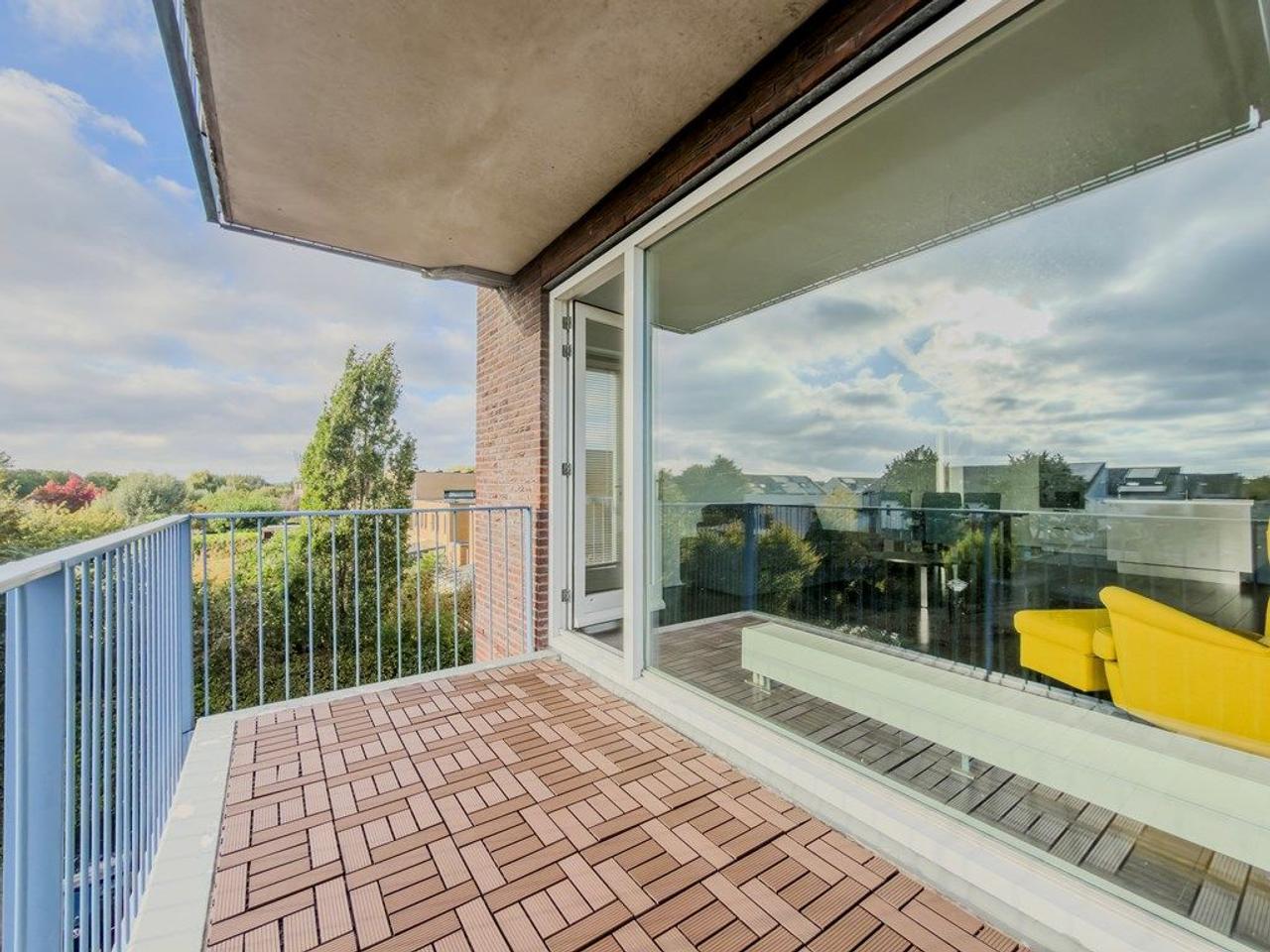 Furnished 4-Room Apartment with Balcony - Image 9