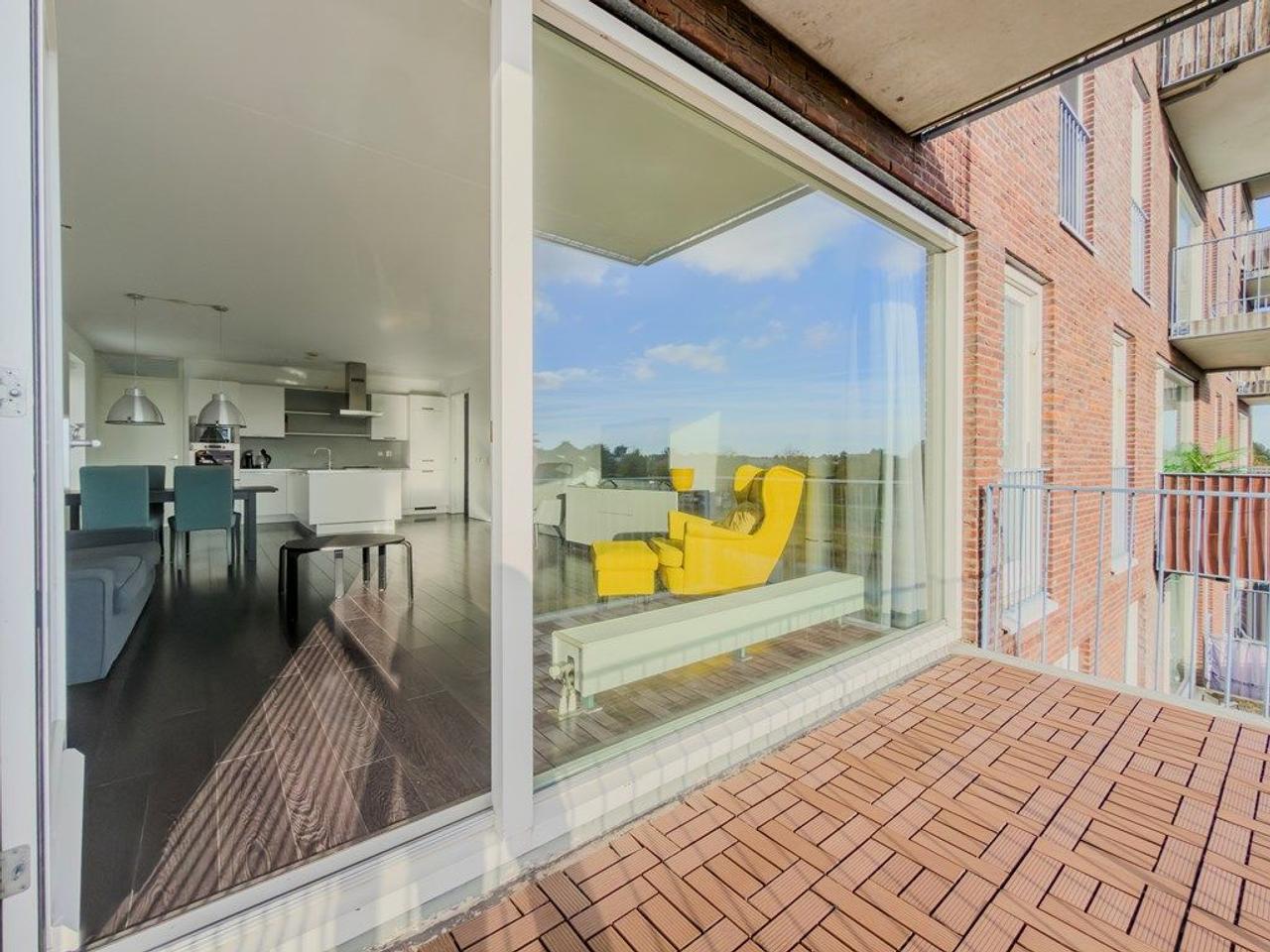 Furnished 4-Room Apartment with Balcony - Image 10