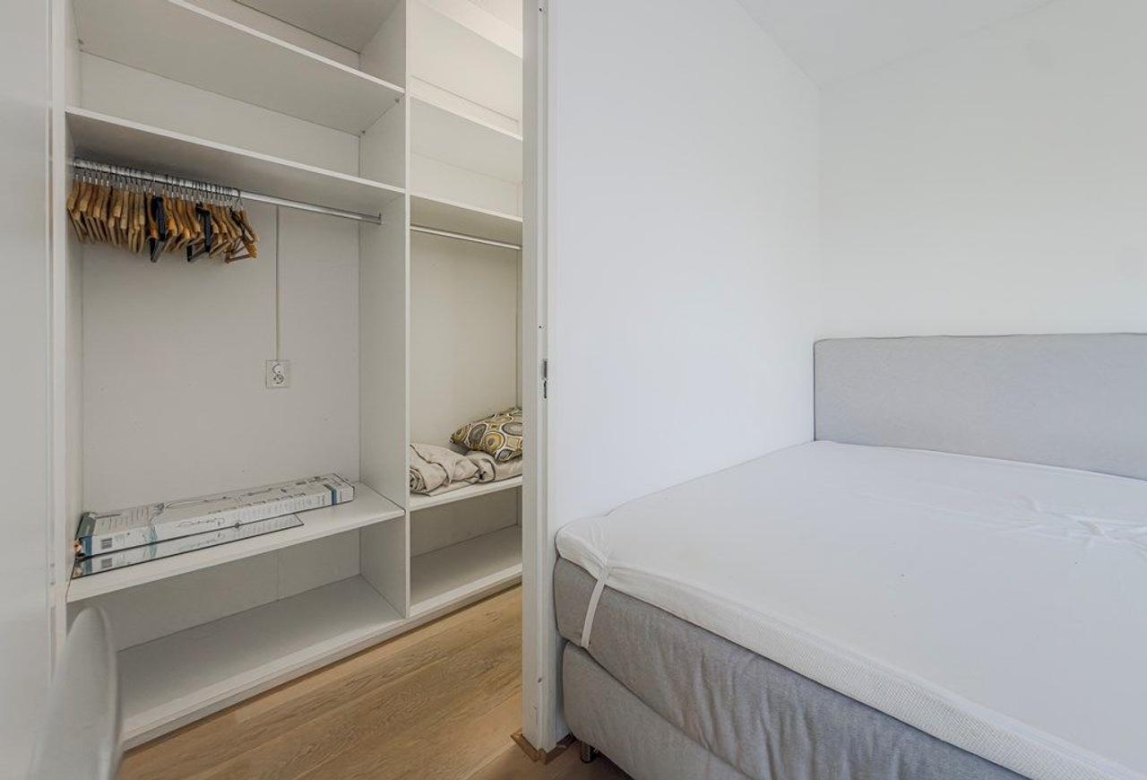 Furnished 4-Room Apartment with Balcony - Image 14