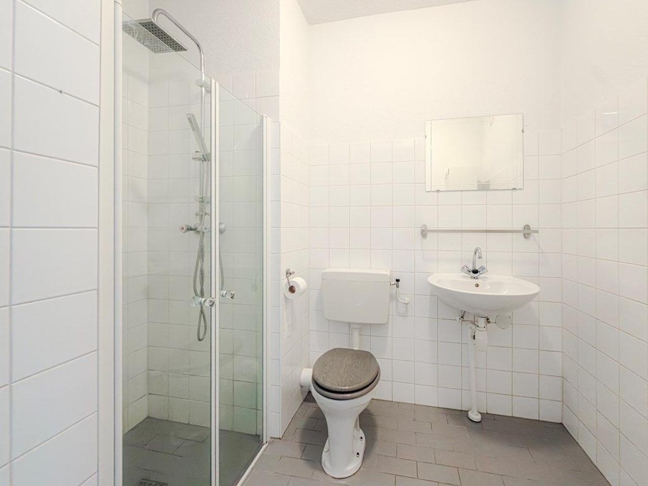 Furnished 4-Room Apartment with Balcony - Image 18