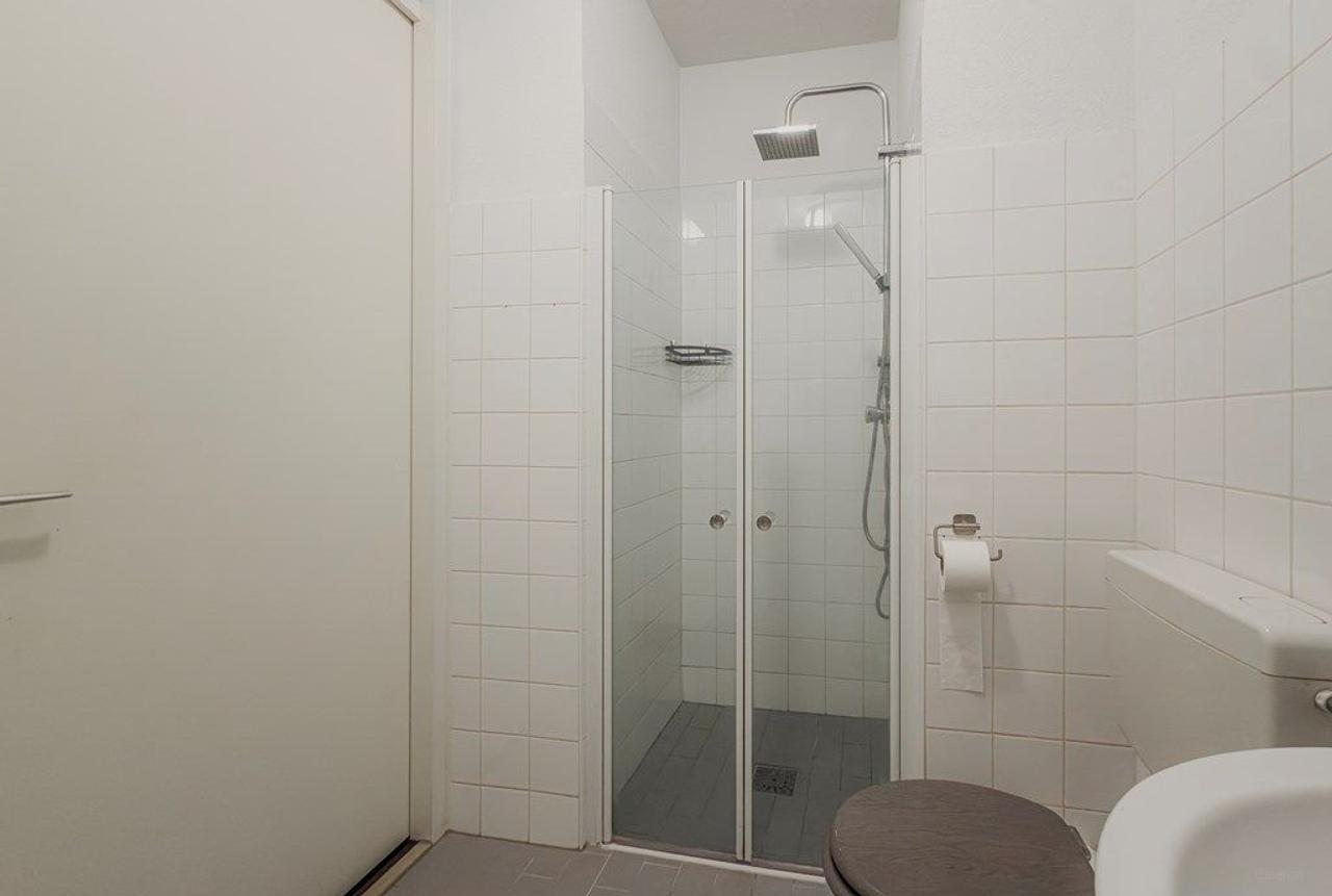 Furnished 4-Room Apartment with Balcony - Image 19