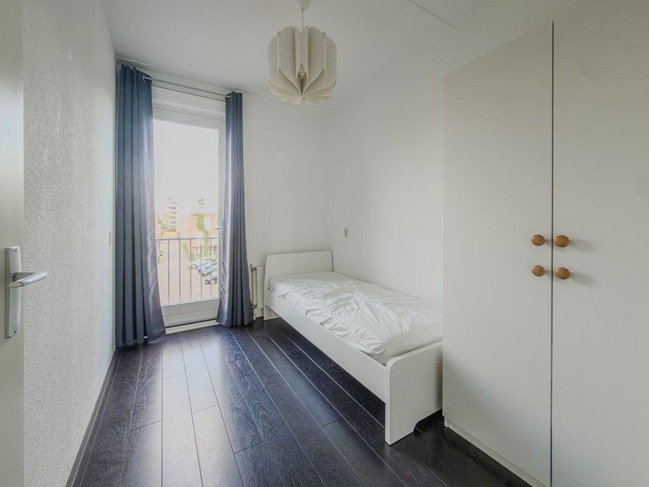 Furnished 4-Room Apartment with Balcony - Image 20