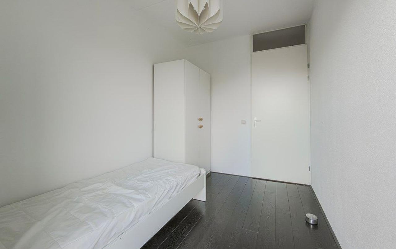 Furnished 4-Room Apartment with Balcony - Image 21
