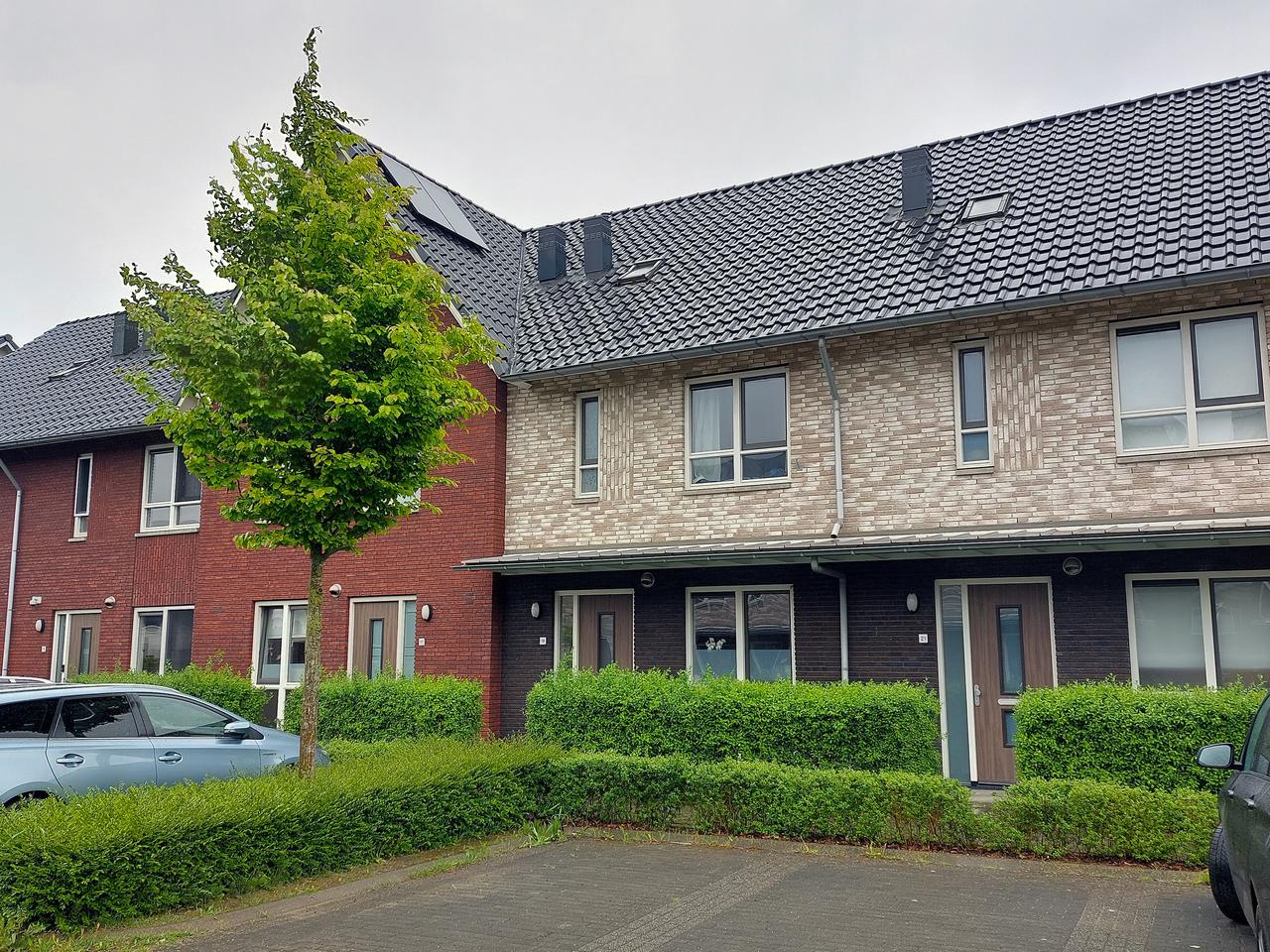 129 m² gezinswoning met tuin in Loovelden - Afbeelding 1