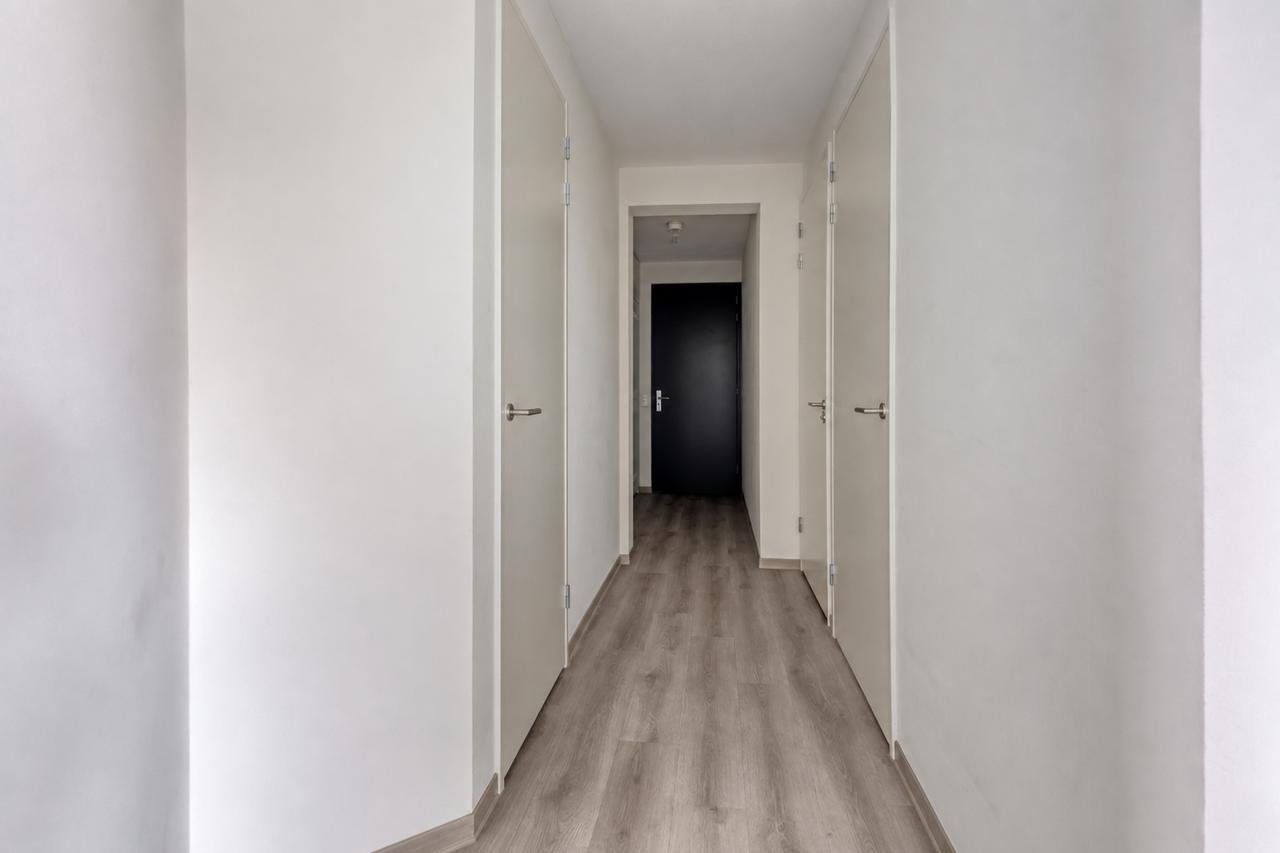 63 m² 2-bedroom rental apartment - Image 7