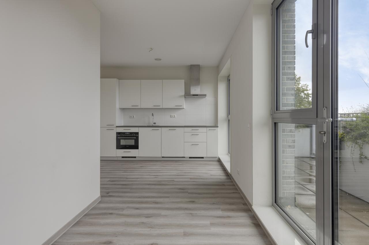 63 m² 2-bedroom rental apartment - Image 9