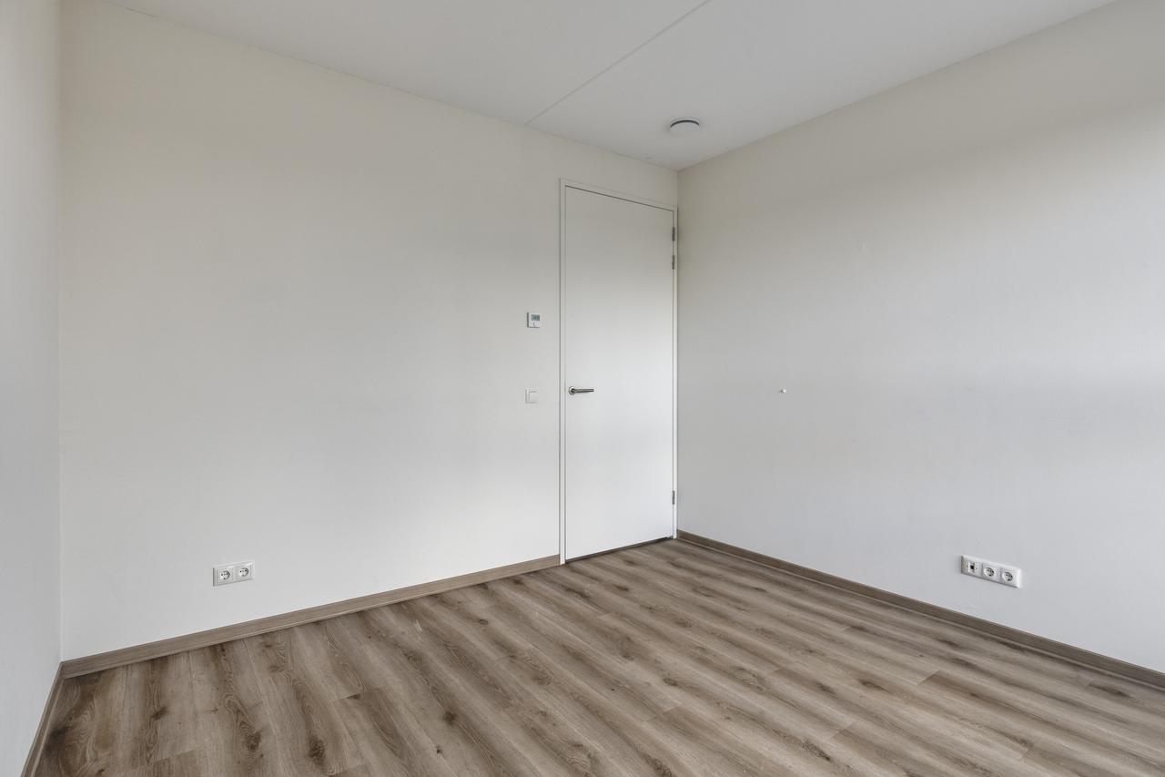 63 m² 2-bedroom rental apartment - Image 11