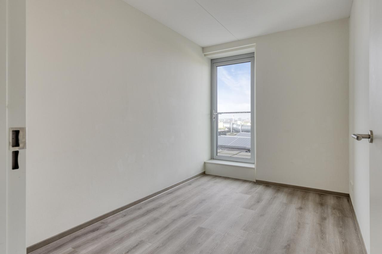 63 m² 2-bedroom rental apartment - Image 14