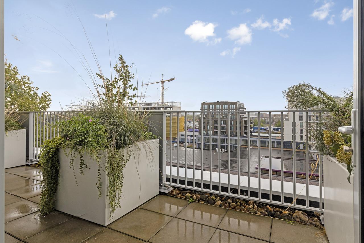 63 m² 2-bedroom rental apartment - Image 18
