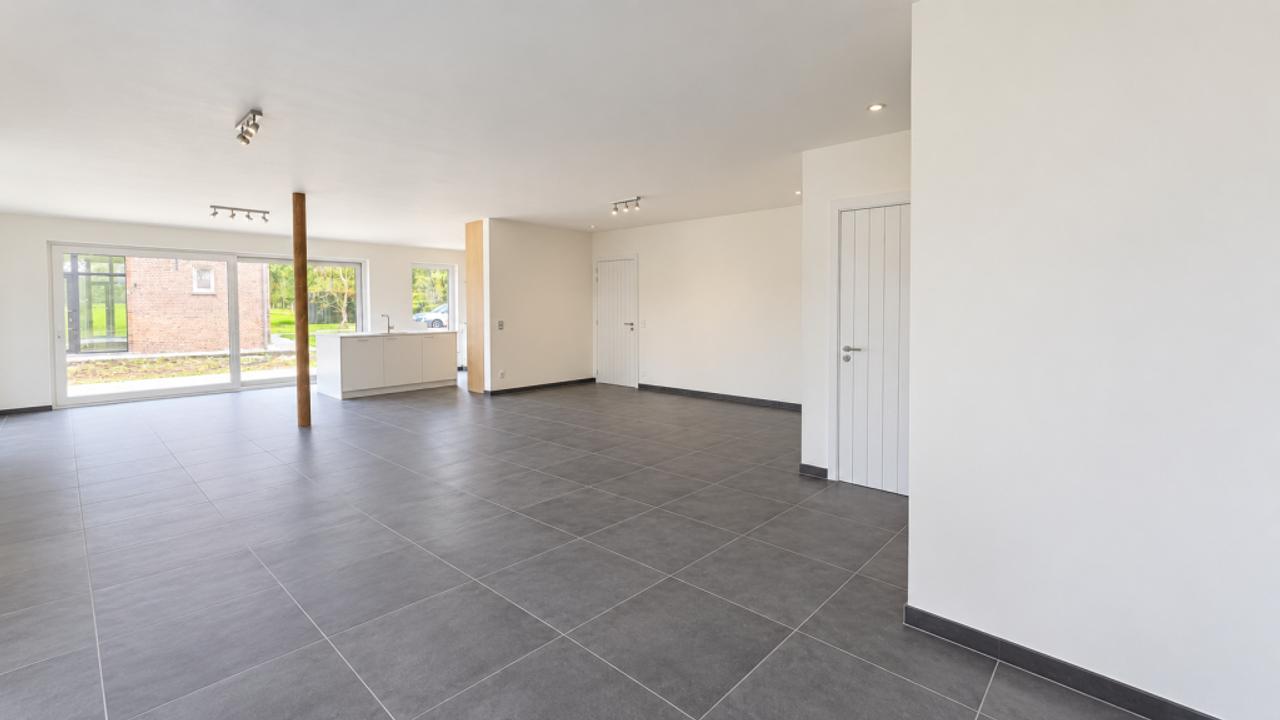 Two Homes with 7 Bedrooms in Schijf - Image 8
